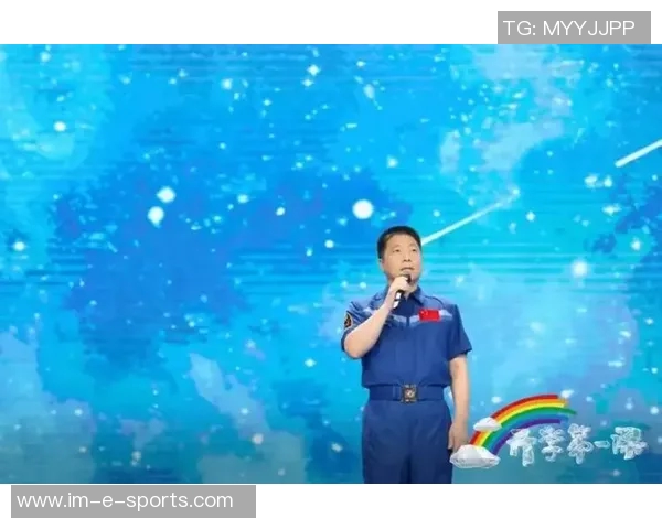 开学第一课邀请足球巨星现身传递拼搏精神与青春力量